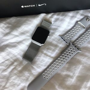 Apple Watch Nike series 2 + 42 mm silver aluminum